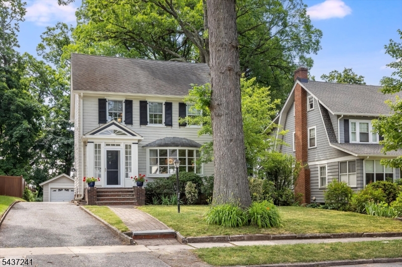 73 Hawthorne Ave