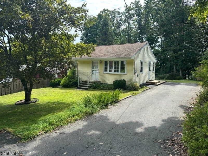 97 Cayuga Ave
