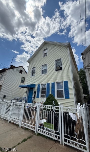 40 Smith St