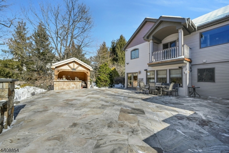 285 Chestnut Ridge Rd