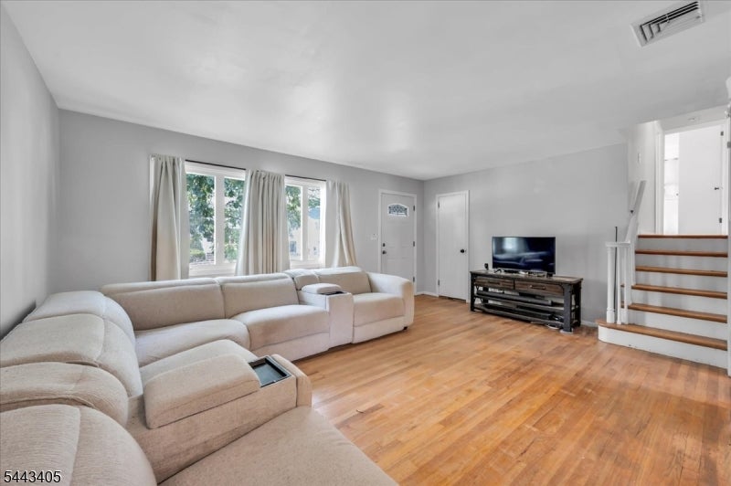 612 Betsy Ross Pl