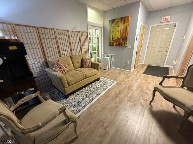 658 Allwood Rd