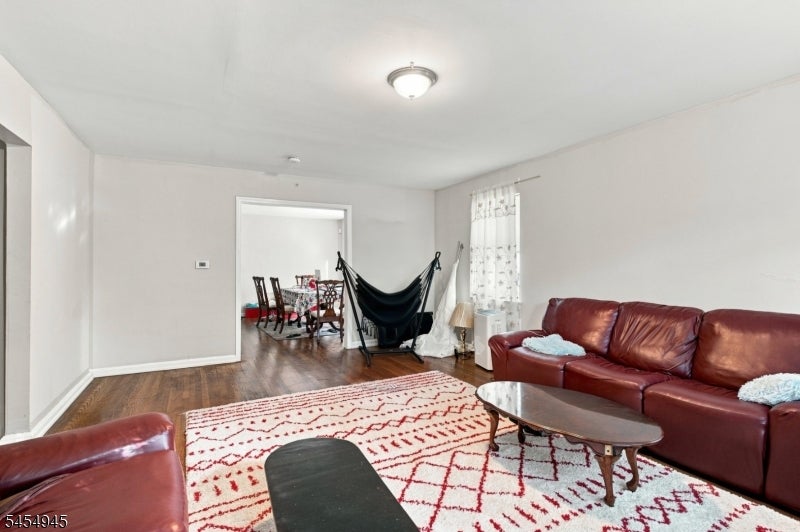 120-122 Tuxedo Pkwy
