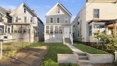 Photo of 829 S 2nd St, Plainfield, NJ 07063 (MLS # 3993706)