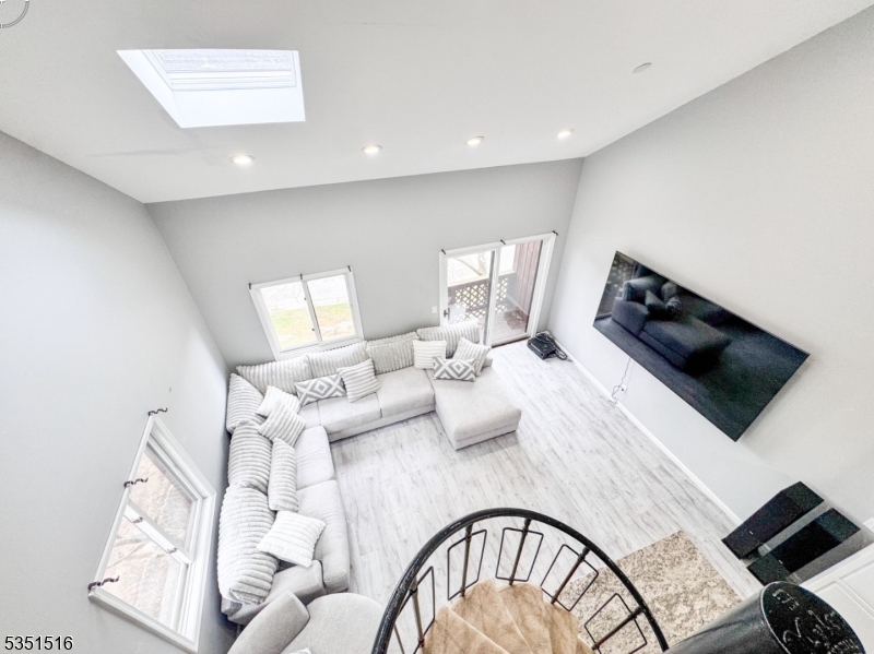 4 Alta Ct