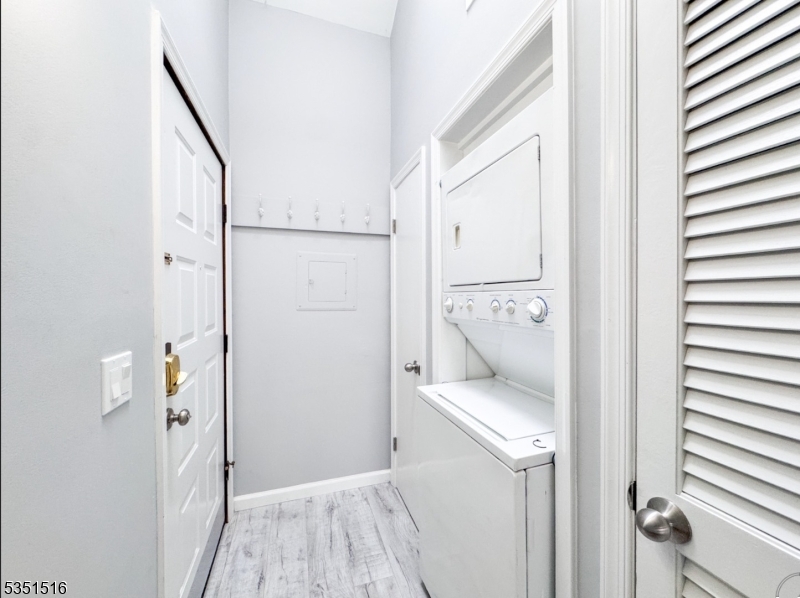 4 Alta Ct