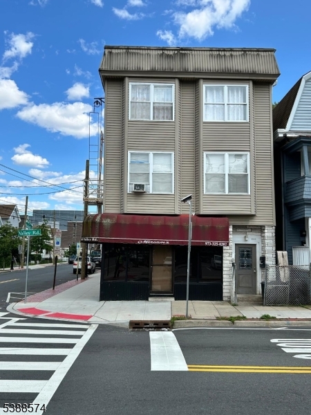 544 Valley Rd
