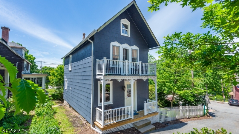 24 Simpson Ave