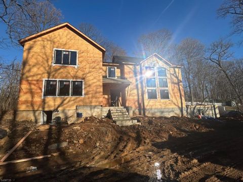 142 Diamond Hill Rd Berkeley Heights Twp. NJ 07922