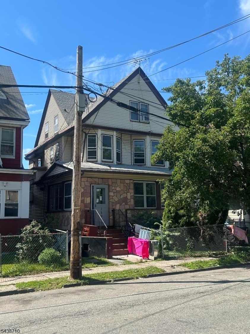149 N Essex Ave