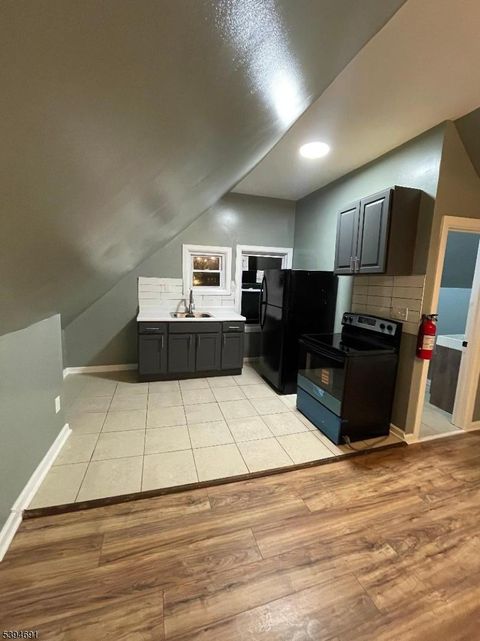 Photo of 377 S 10Th St #3, Newark, NJ 07103 (MLS # 3995554)