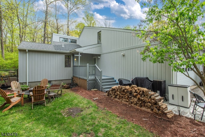 15 Christy Ln Left