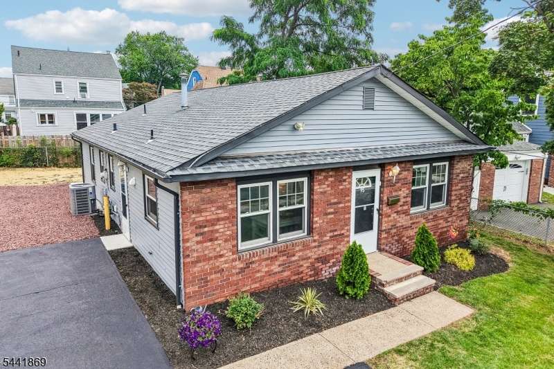 95 Mitchell St