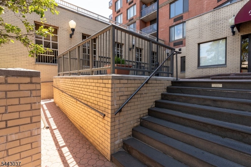 415 Newark St 5A