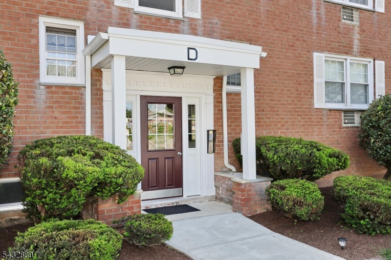 565 Grove St D-16