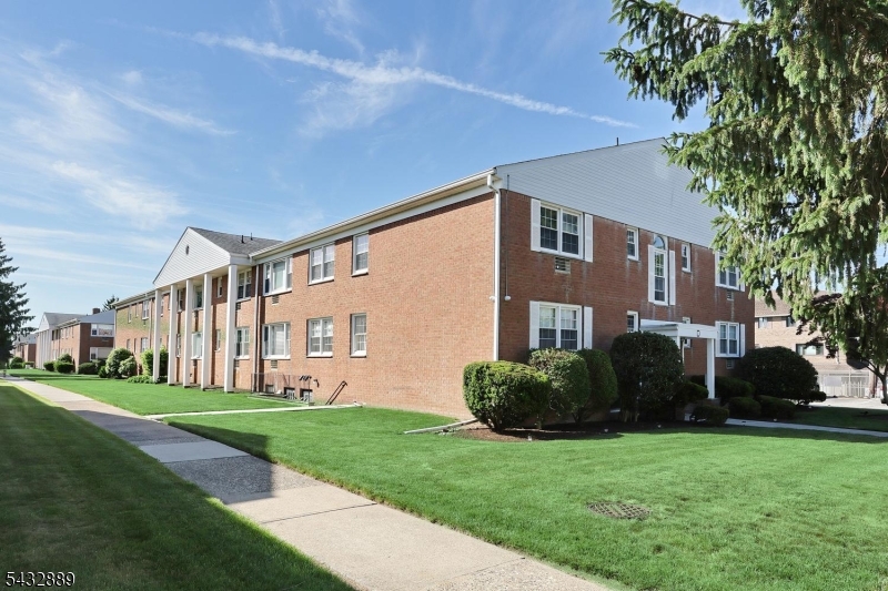 565 Grove St D-16
