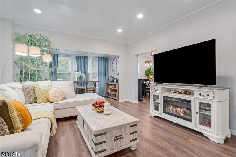 25 Woodland Ave