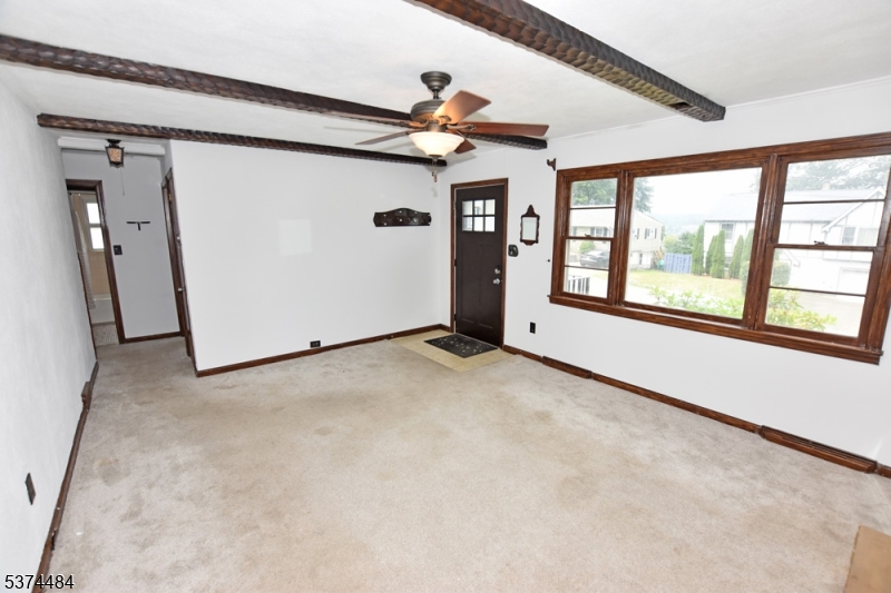 608 E Vail Rd