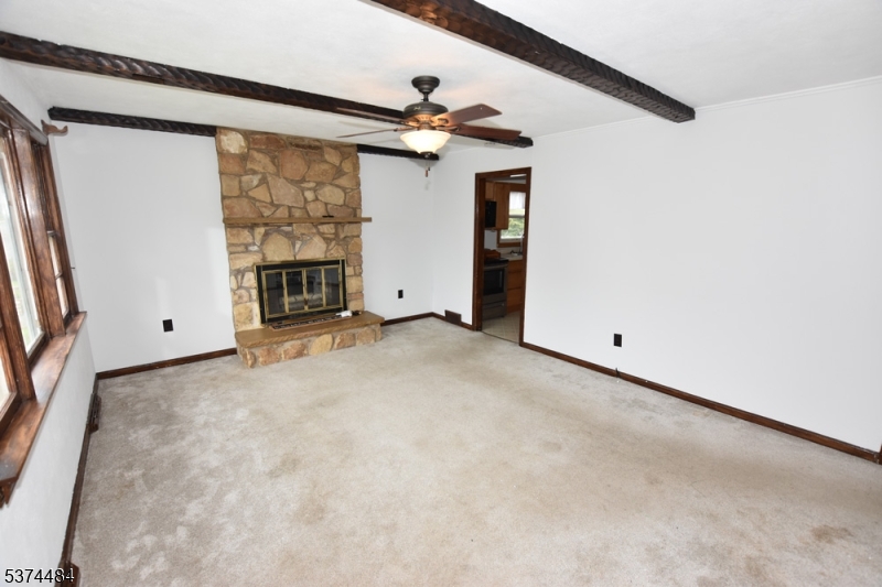 608 E Vail Rd