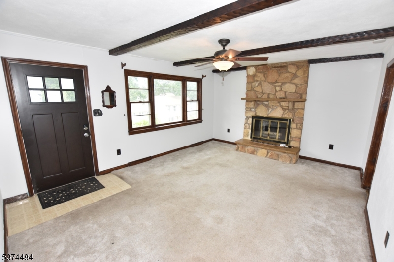 608 E Vail Rd
