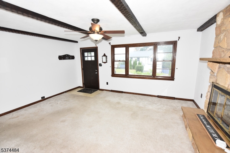 608 E Vail Rd