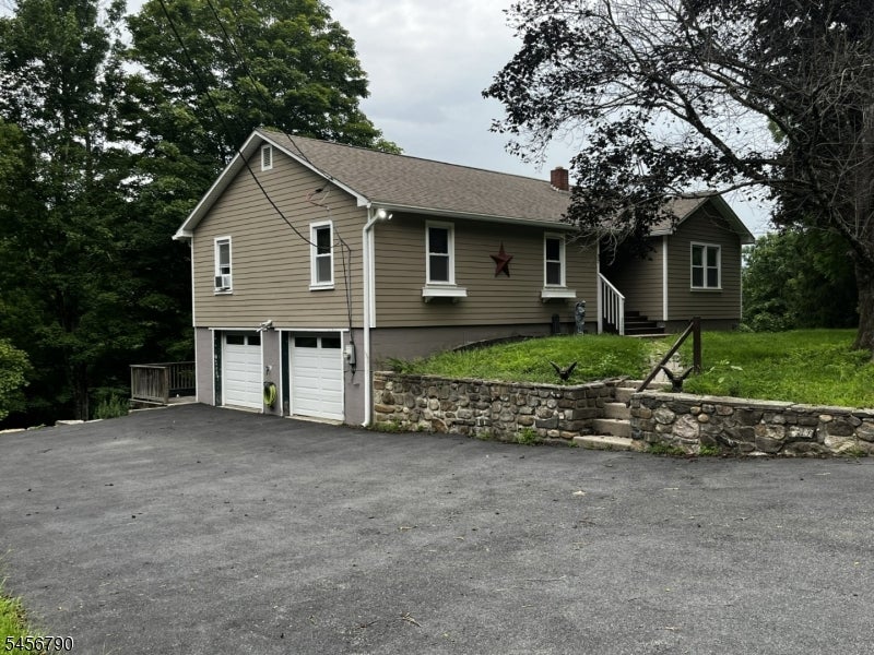 37 Central School Rd