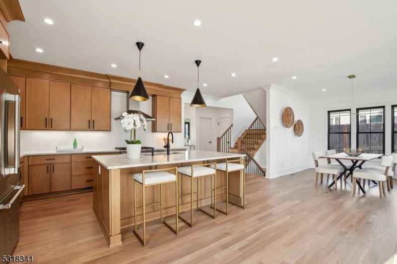 22 Edison Dr