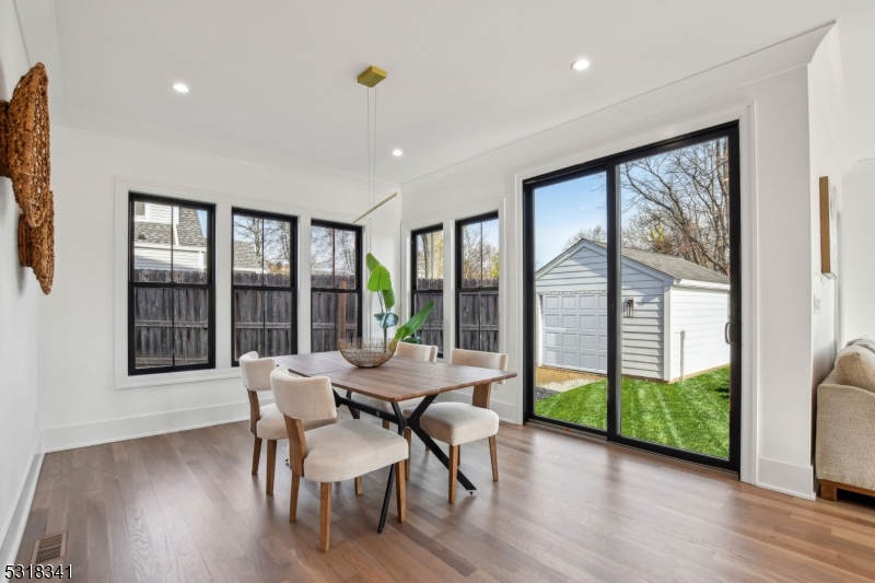 22 Edison Dr