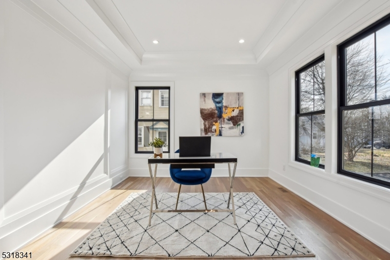 22 Edison Dr