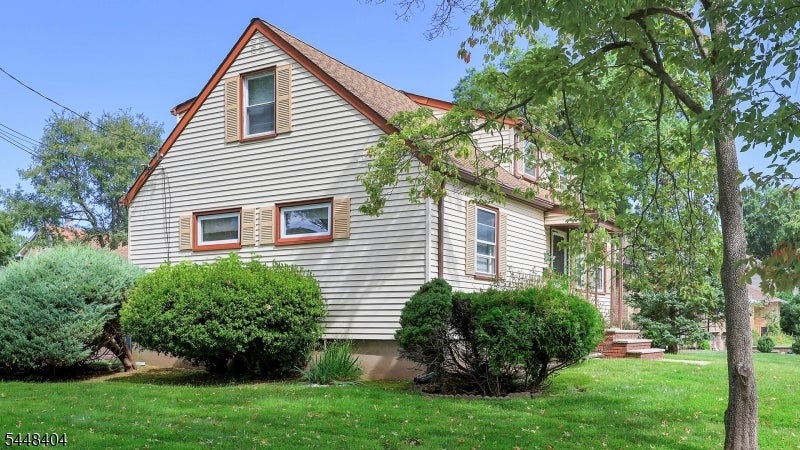 212 Stoughton Ave