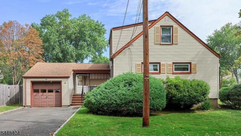 212 Stoughton Ave