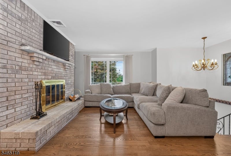 21 Alexandra Rd