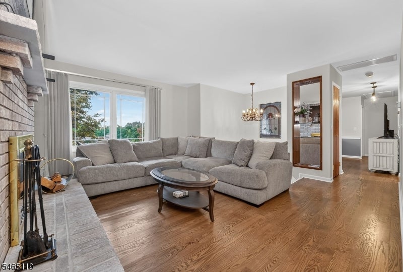 21 Alexandra Rd