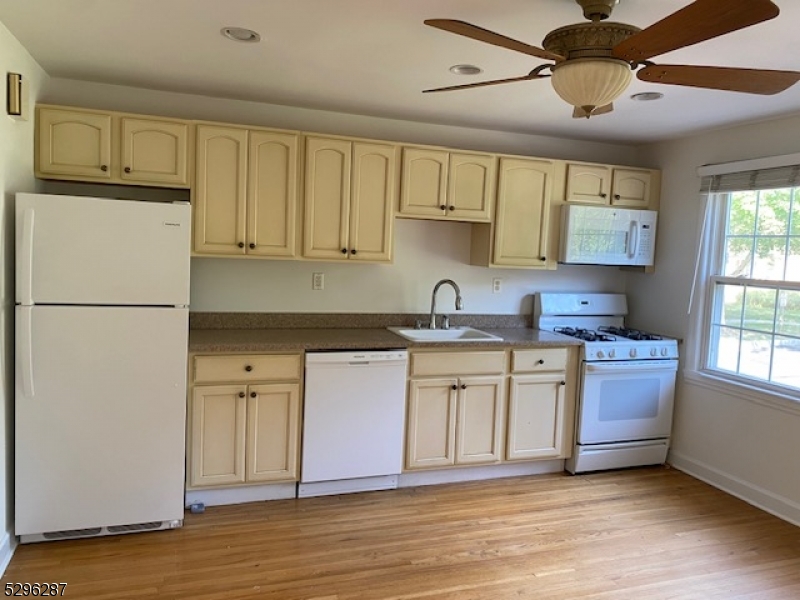380 Main St U37 37