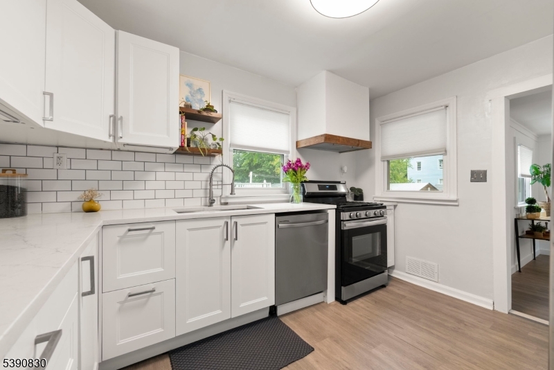 28 Ackerman St
