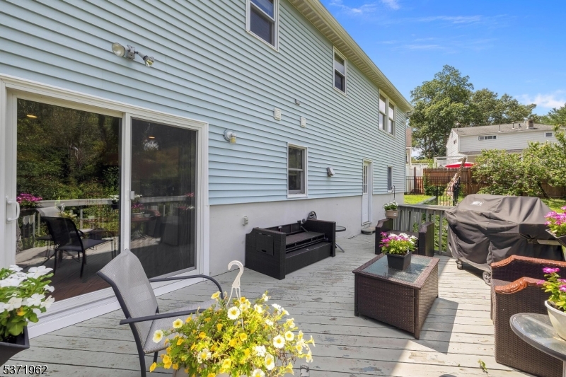 16 Argus St