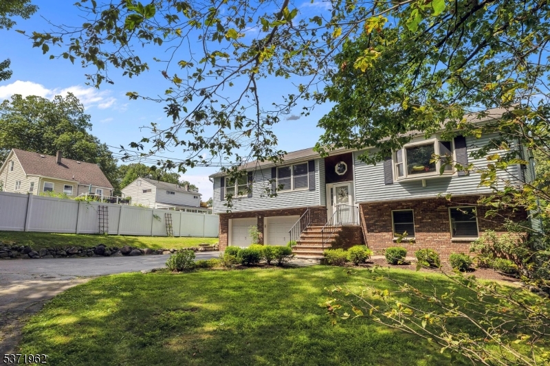 16 Argus St