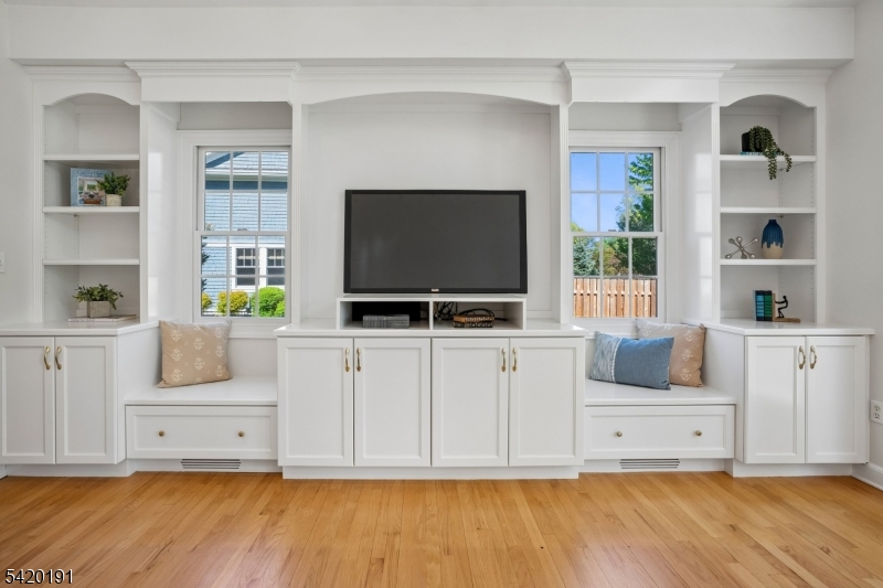 30 Winding Way