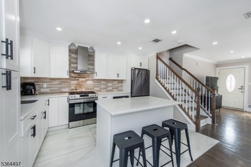 54 Rutan Rd