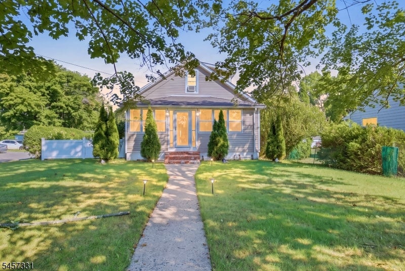 17 Ballantine St