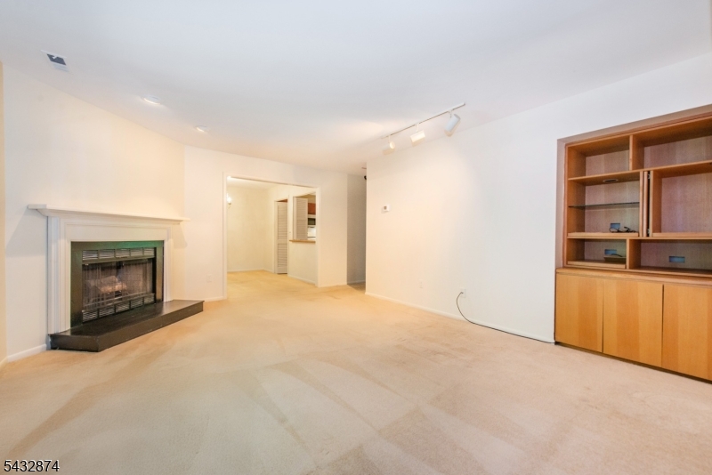 195 Hidden Hollow Ct