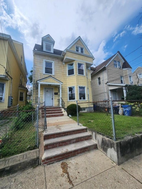 Photo for 638 E 25Th St