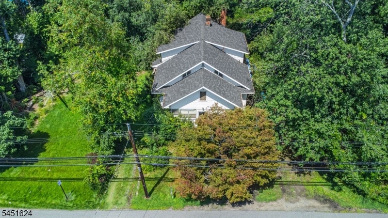 33 William St