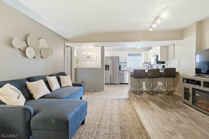 51 Mt Kemble Ave unit 207 207