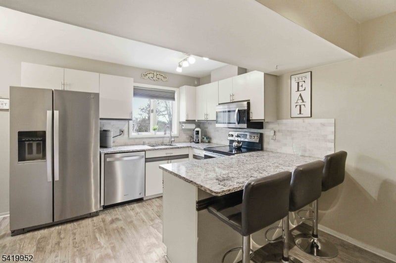 51 Mt Kemble Ave unit 207 207