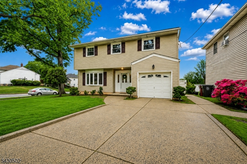 32 Crestwood Ave