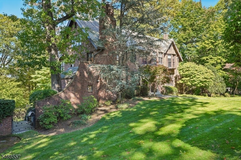 54 Rensselaer Rd