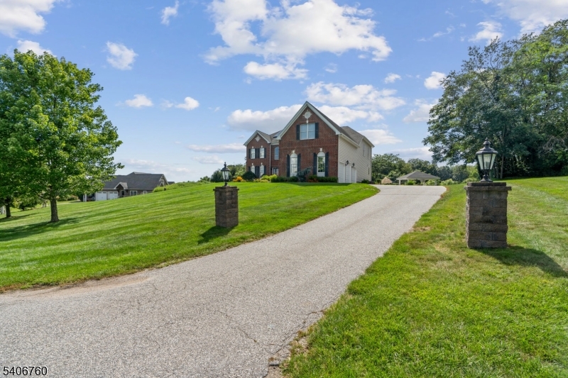 7 Flagstone Hill Road