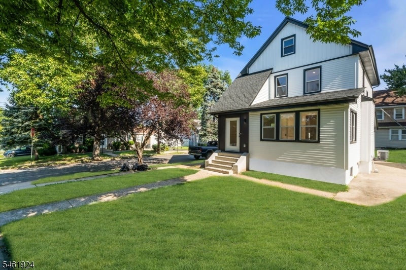 17 S Midland Ave