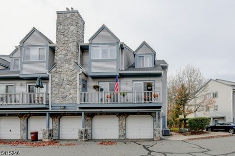 102 Woods Edge Dr 102 Roxbury Twp. NJ 07876